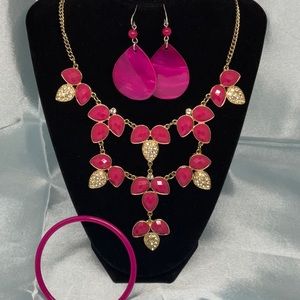 Unbranded Statement Pieces Fuchsia Necklace Earrings & Bracelet